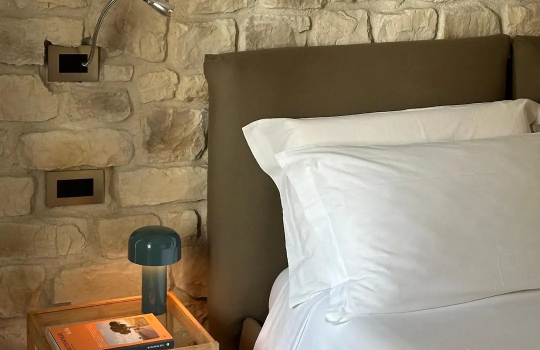 Olivia Rooms Teocrito-1