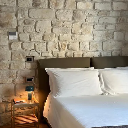 Olivia Rooms Teocrito-3