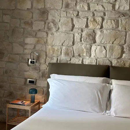 Olivia Rooms Teocrito-2